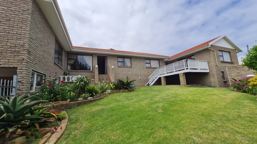 3 Bedroom Property for Sale in Dana Bay Western Cape